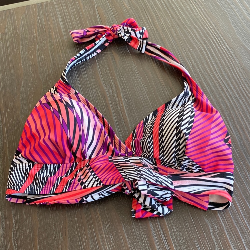 South Coast ladies bikini top in size 34D. Beautiful multi coloured with padding